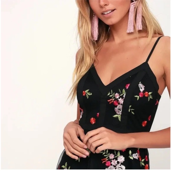NWT Lulus Black Floral Embroidered Mesh Mini Dress 💘🌹 Size Small 💕✨ - Picture 2 of 12